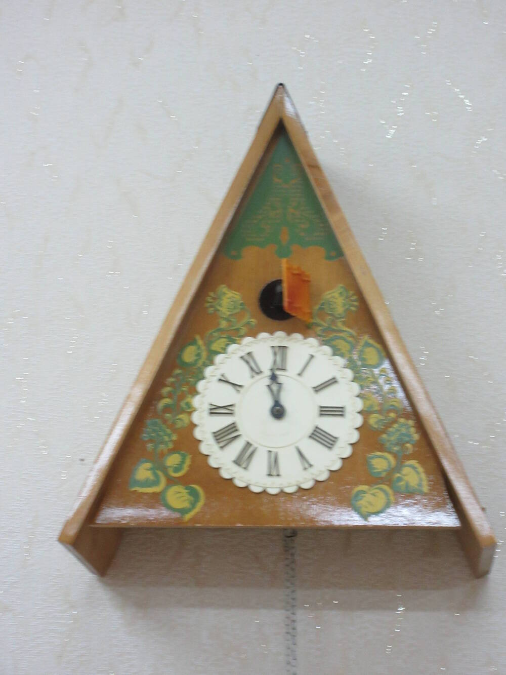 Часы настенные с кукушкой марки Маяк