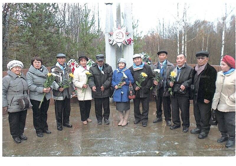 Фотографии. Делегация из Намского улуса РС(Я) в Мемориале погибшим воинам якутян в боях под городом Ржев.