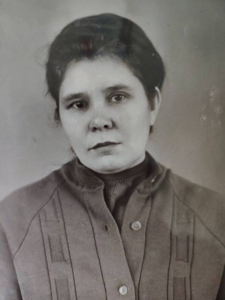 Фото: Фёдорова Мария Фёдоровна из Юбилейной Книги Почёта завода Пластмасс 1917 - 1967 г.г.