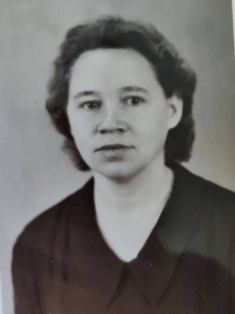 Фото: Наумова Софья Игнатьевна из Юбилейной Книги Почёта завода Пластмасс 1917 - 1967 г.г.