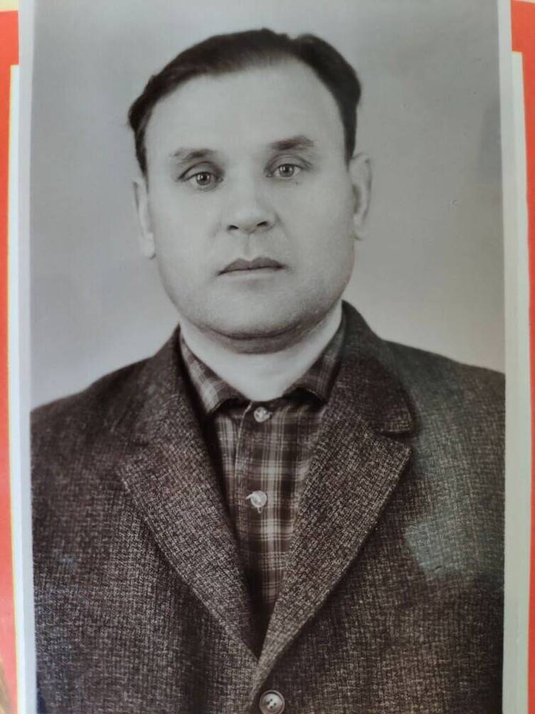 Фото: Климов Василий Николаевич из Юбилейной Книги Почёта завода Пластмасс 1917 - 1967 г.г.