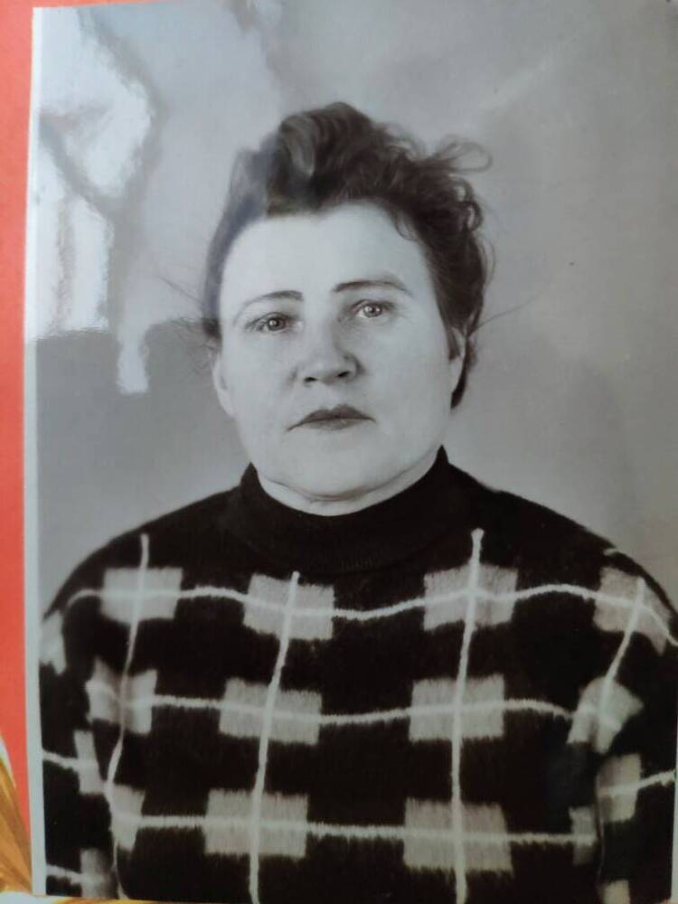 Фото: Клюева Анна Георгиевна из Юбилейной Книги Почёта завода Пластмасс 1917 - 1967 г.г.