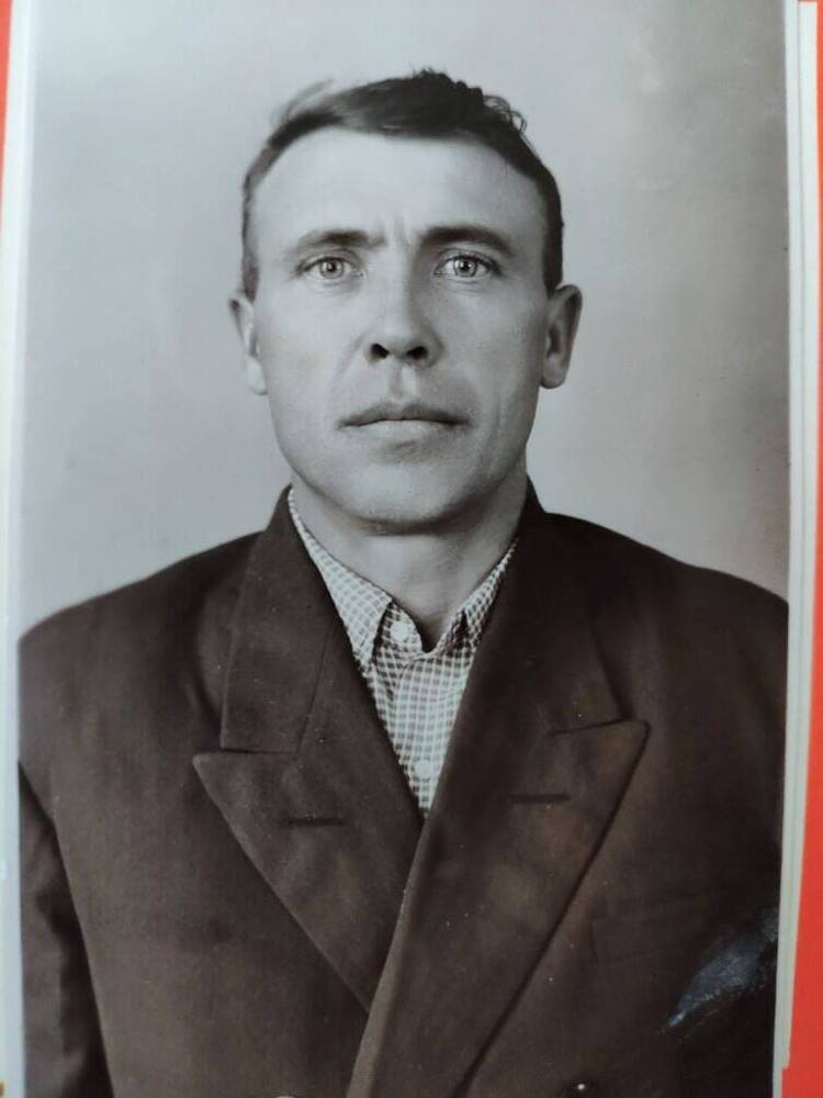 Фото: Топилин Николай Петрович из Юбилейной Книги Почёта завода Пластмасс 1917 - 1967 г.г.
