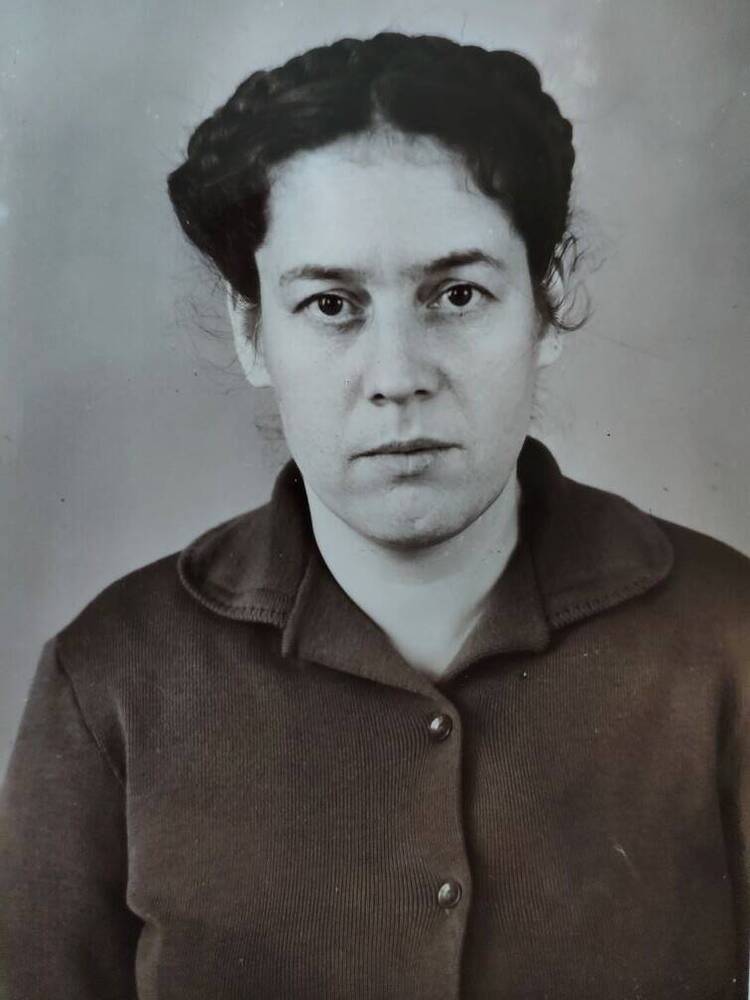 Фото: Савкина Ираида Васильевна из Юбилейной Книги Почёта завода Пластмасс  1917 - 1967 г.г.