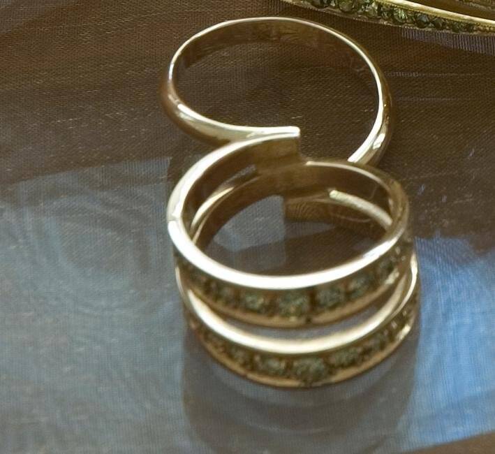 Кольцо, из серии ювелирных украшений Новая линия