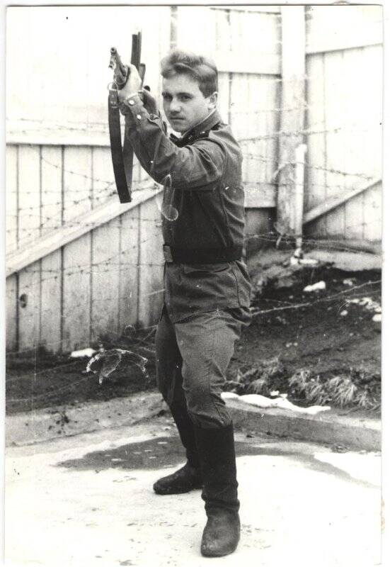 Фото: Коваляк Юрий Емельянович - солдат Советской Армии