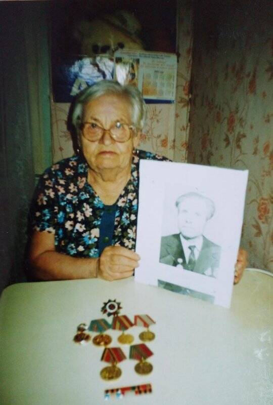 Фотография. Юрова Надежда Алексеевна, вдова участника ВОВ, ветеран войны и труда.