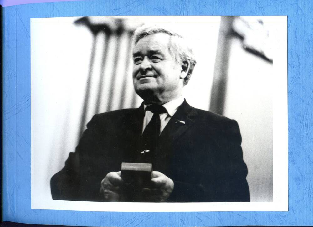 Фото из альбома с фотографиями П.С. Плешакова на Львовском ПО им. В.И.Ленина 1985 г.