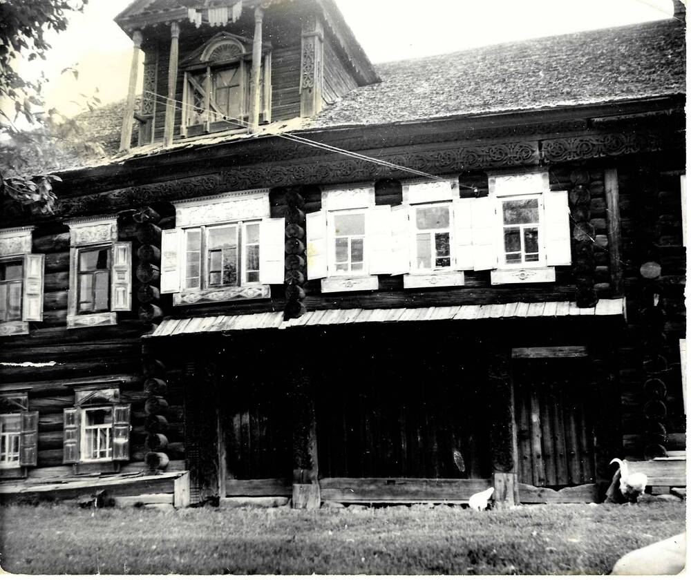 Фото ворота дома Павловых.