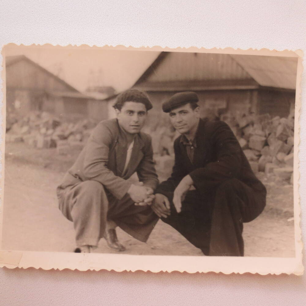 Фотография. Пирогов Иван Иванович и Болгаров Николай Михайлович, 1950 г., Пермская область.