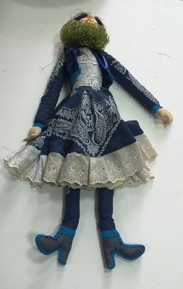 Кукла  №2 «Девушка в синем платье с жилеткой»