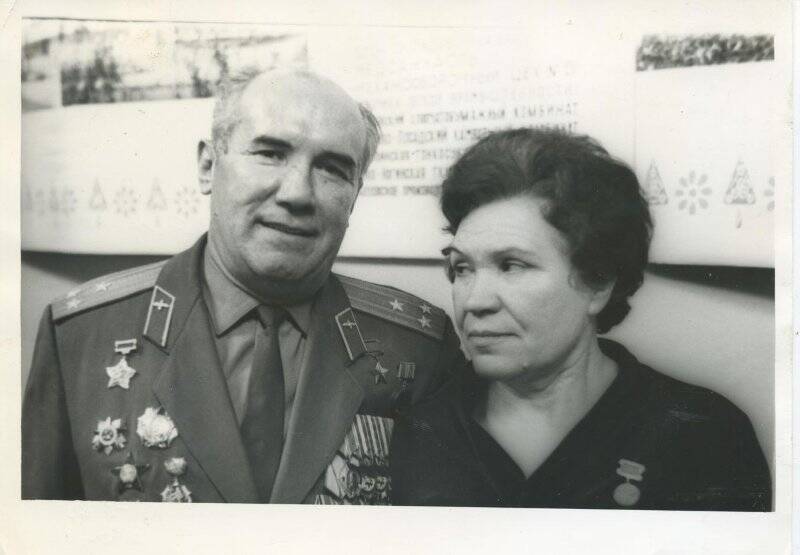 Фото. Однополчане с полковником Якубовским П.Г., Героем Советского Союза