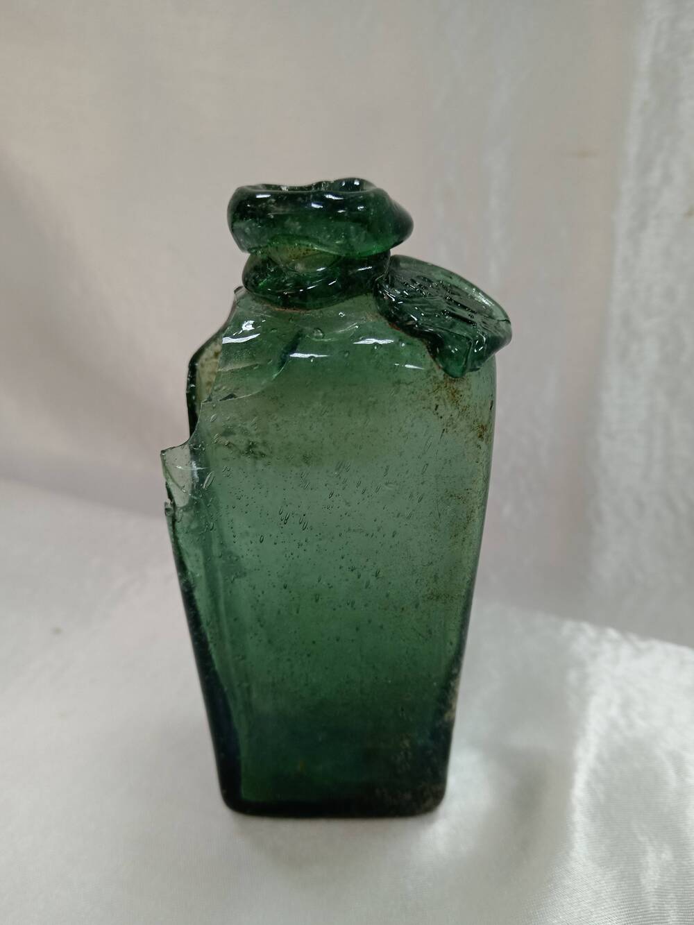 Бутылка зелёное стекло с клеймом