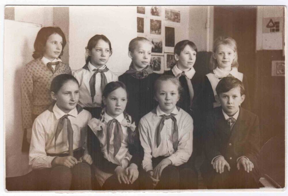 Групповое фото учеников Афанасьевской средней школы, 4-го класса.
