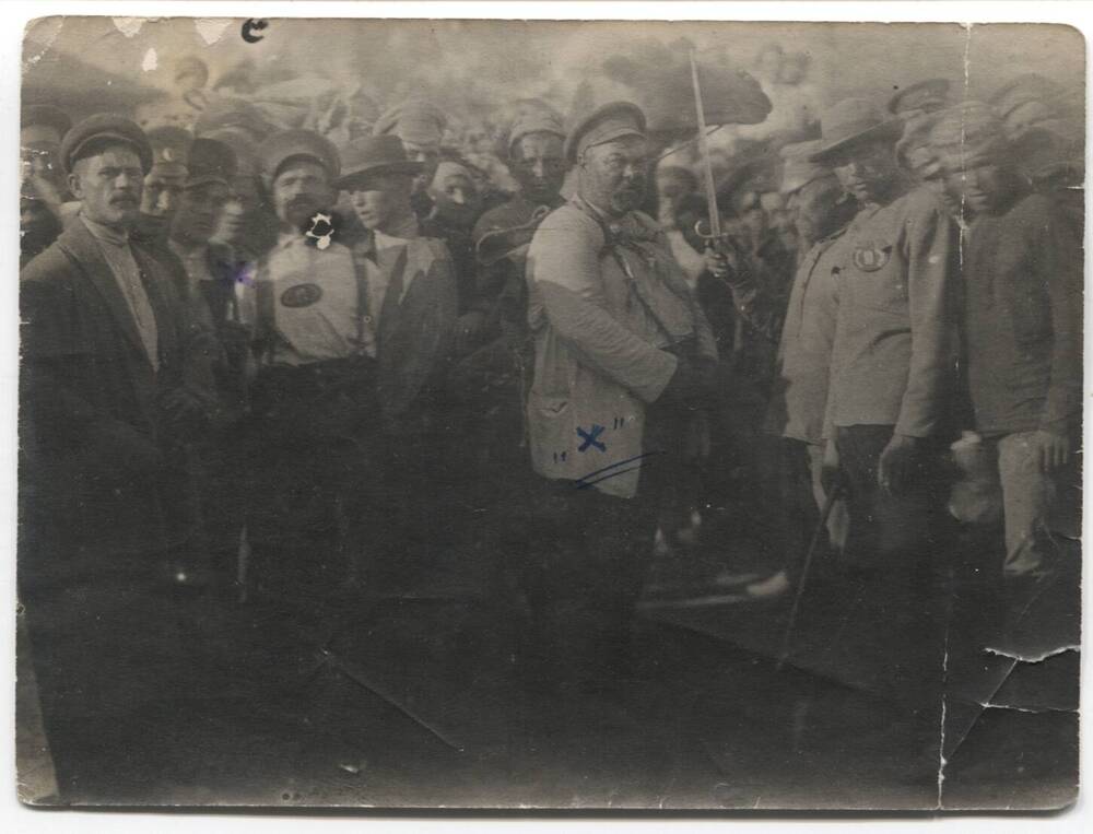 Фотография. Восстание граждан г.Орска против буржуазии 4 июня 1917 года.