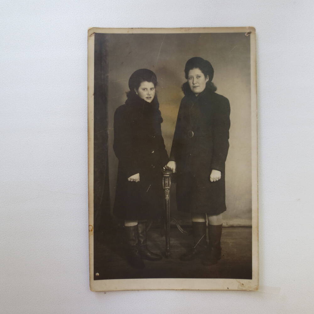 Фотография. Каунова Мария Дмитриевна (Зекова) и Каунова Ирина Егоровна.1950 г., Урал