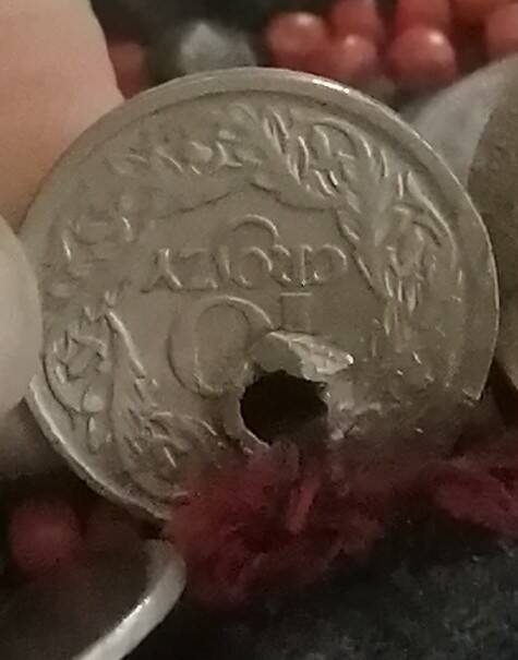 монета с нагрудника Иностранная 20 CROSZY 192?