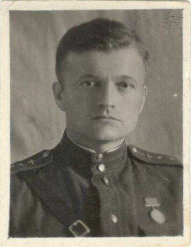 Фотопортрет погрудный. Герасимюк Иван Иванович. Карельский фронт, 8 июня 1943 г.