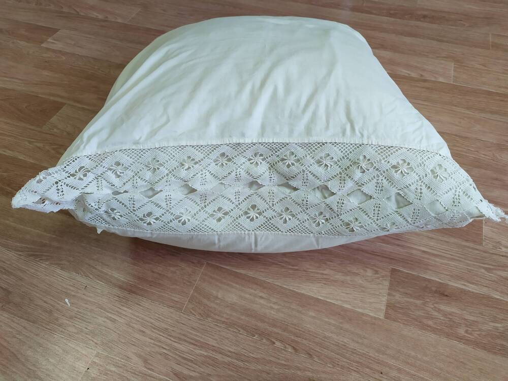 Подушка белая