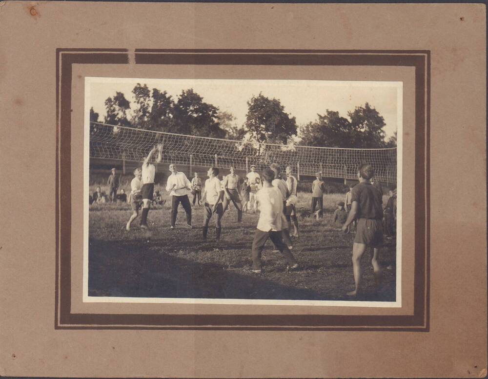 Фотография. Волейбольная команда г.Кирсанова, 1931 г