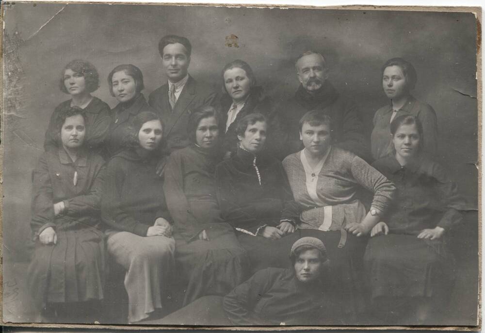 Фотография Группа врачей медработников г. Орска,1935г.
