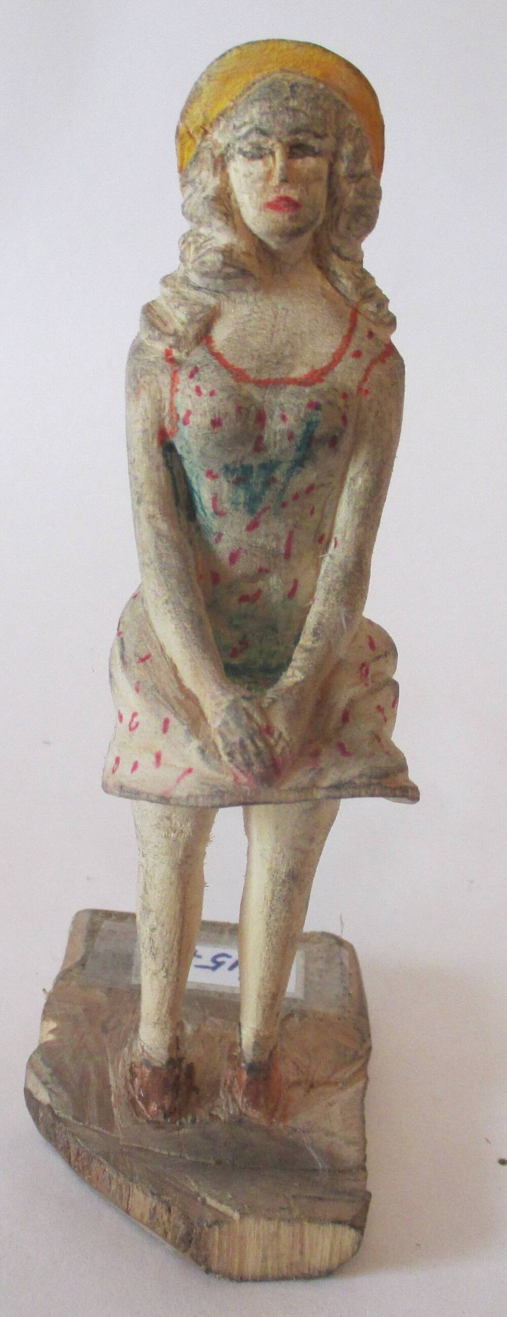 Статуэтка деревянная Девушка