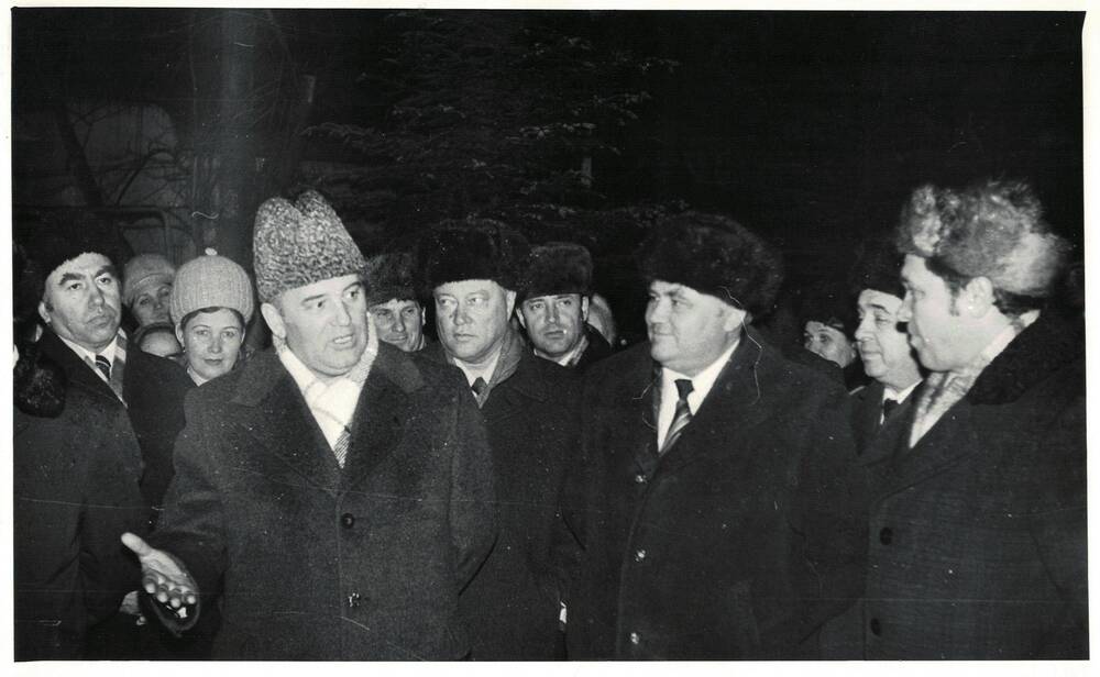 Фотография. М.С. Горбачев в Красногвардейском районе Ставропольского края. 1979 г.