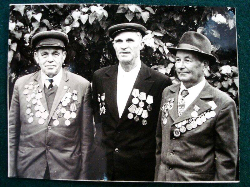 Фото Ветеран войны и труда - Шульга Е.К. и ударник совхоза Гигант