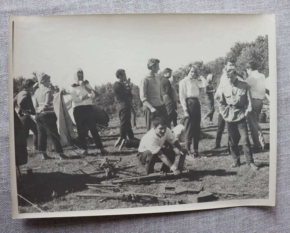 Фотография Военизированный комсомольский поход по местам боевой славы, 1966 год.