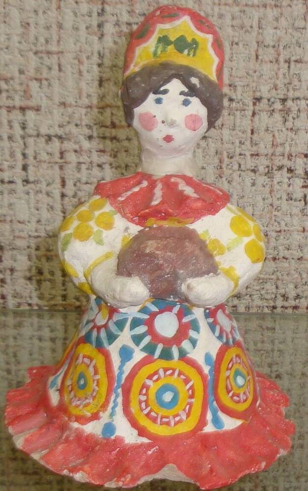 Глиняная игрушка Барыня с горшком.