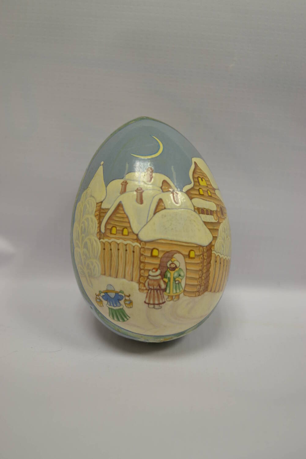 Яйцо пасхальное сувенирное, расписное Свидание, на подставке.