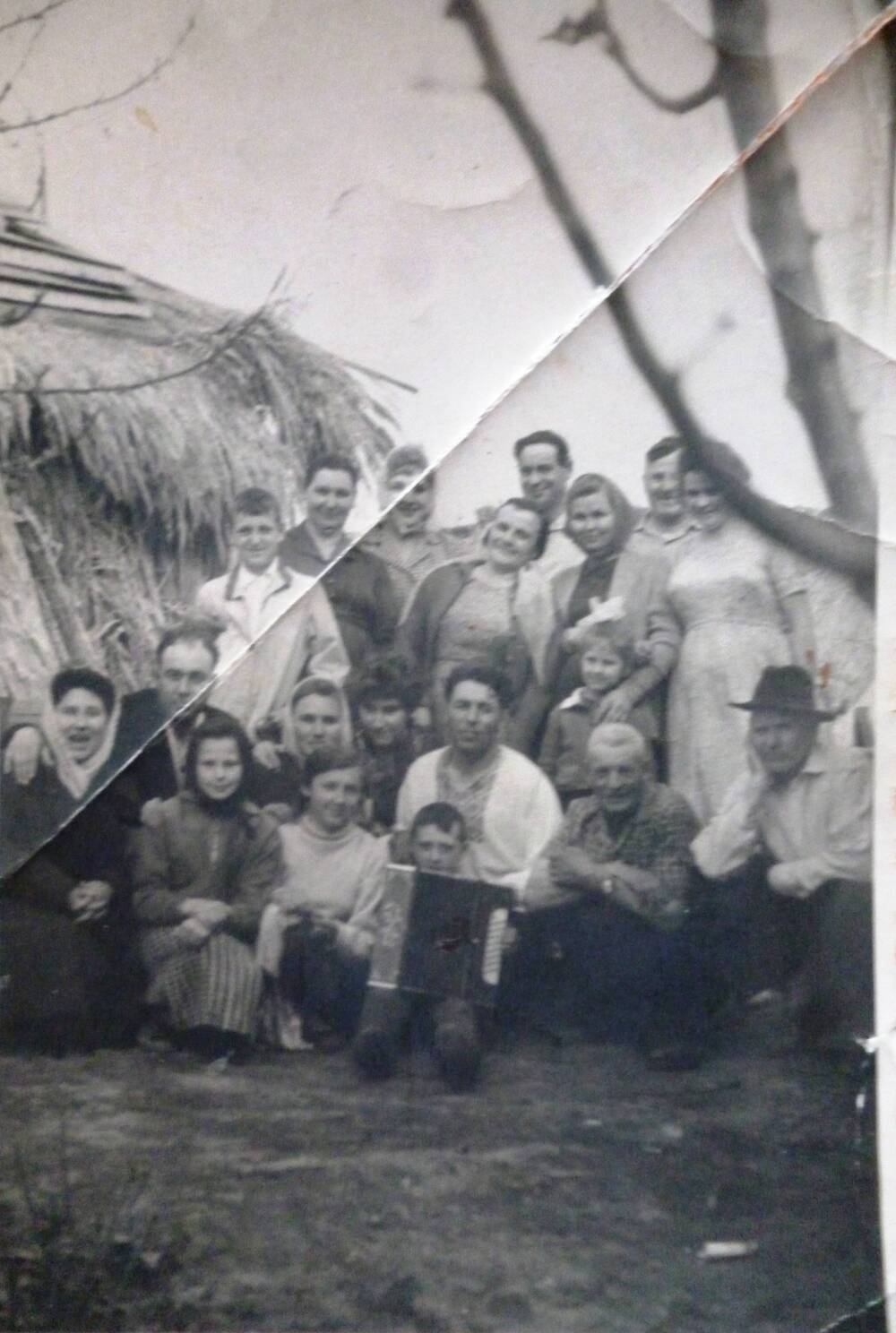 Фотография ч/б 1964г групповой снимок жителей сл. Большая Мартыновка.