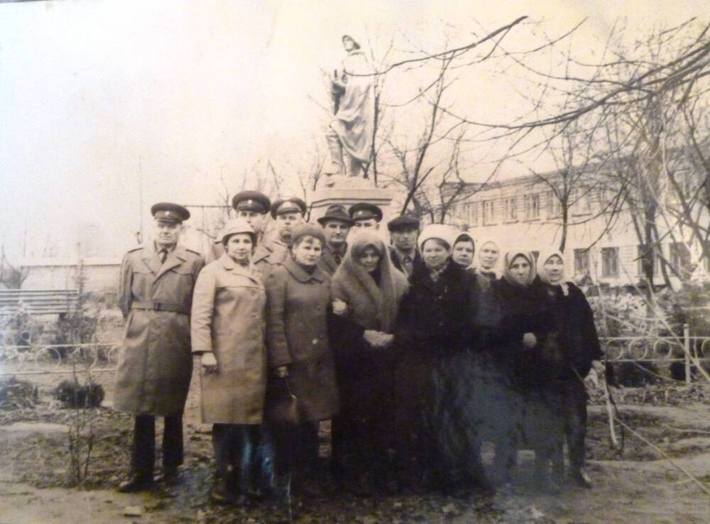 Альбом Перезахоронение Озова Хажмудара Пашевича 1971г. фото ч\б.