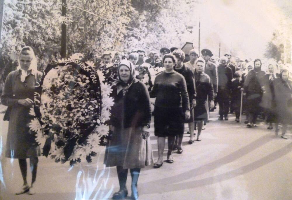 Альбом Перезахоронение Озова Хажмудара Пашевича 1971г. фото ч\б.