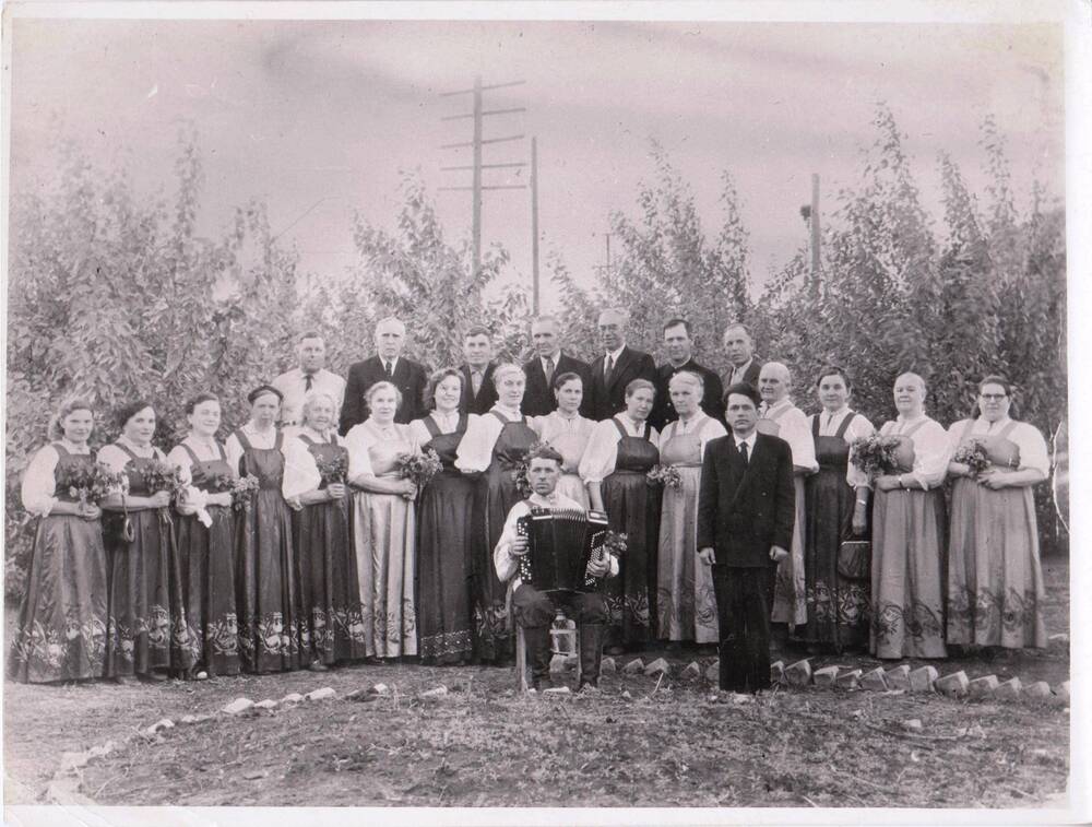 Фотография.  Хор ветеранов войны и труда  г. Абдулино 10.05.1962 г.