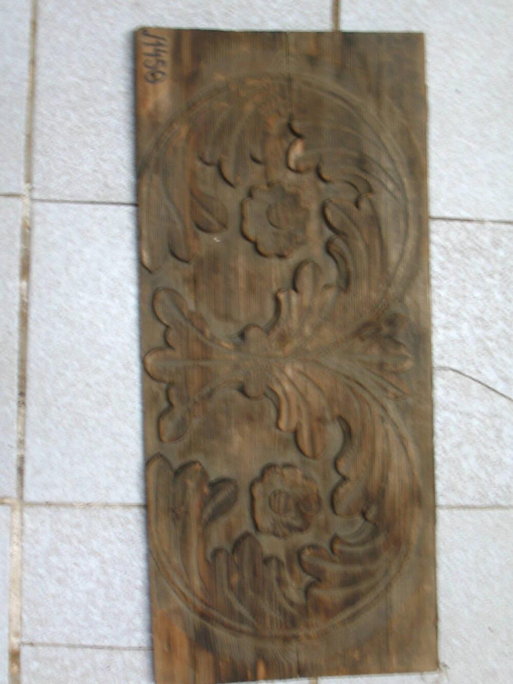 Декоративный орнамент каркаса дерево-резьба.