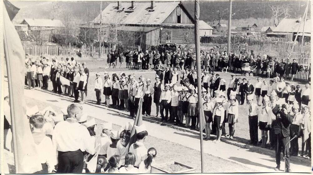 Фотоподборка:  Быстринский район. Народное образование. Хроника. Фотография ч/б.