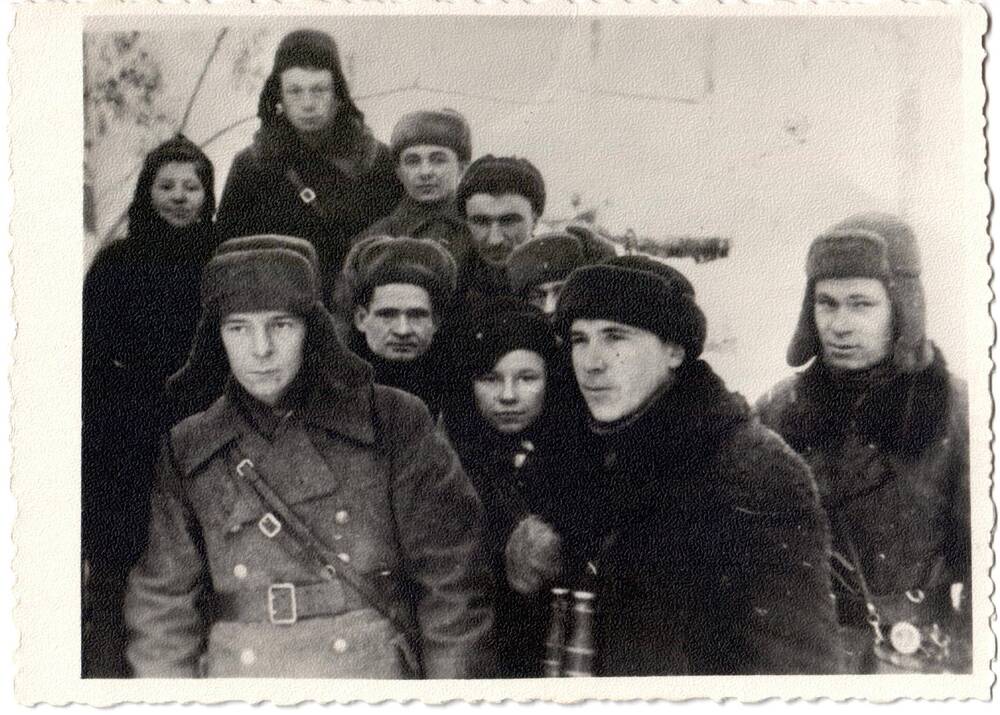 Фотография, члены партизанского отряда, 1941-42 гг.
