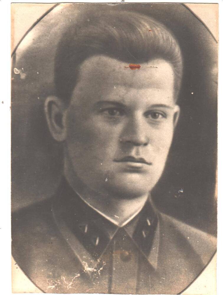 Фотопортрет погрудный черно-белый. Савченко Гавриил Федорович - участник движения сопротивления в Югославии периода 1941-1945 гг.
