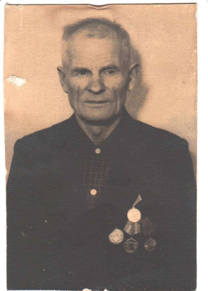 Фотопортрет погрудный черно-белый. Савченко Гавриил Федорович. Не позднее 1980-х гг.