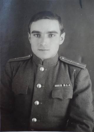 Фотопортрет поясной Немирского Василия Ивановича, г. Владивосток, 01.03.1949 года