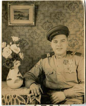 Фотография. Луценко Иван Васильевич, сержант, связист 314 гвардейского артиллерийского полка.