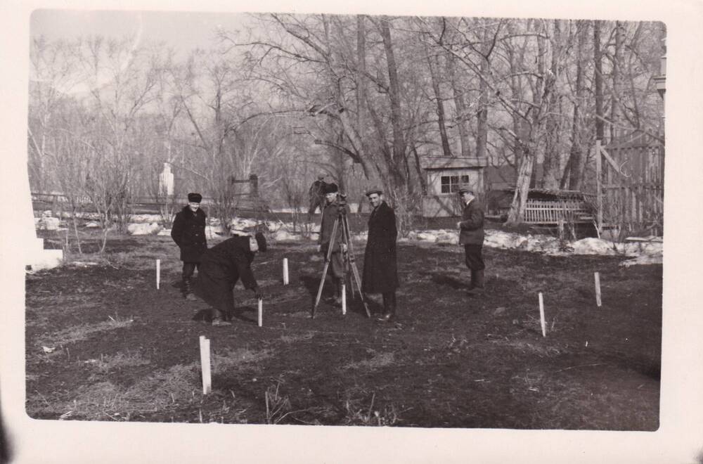 Фотография. Благоустройство заводского парка