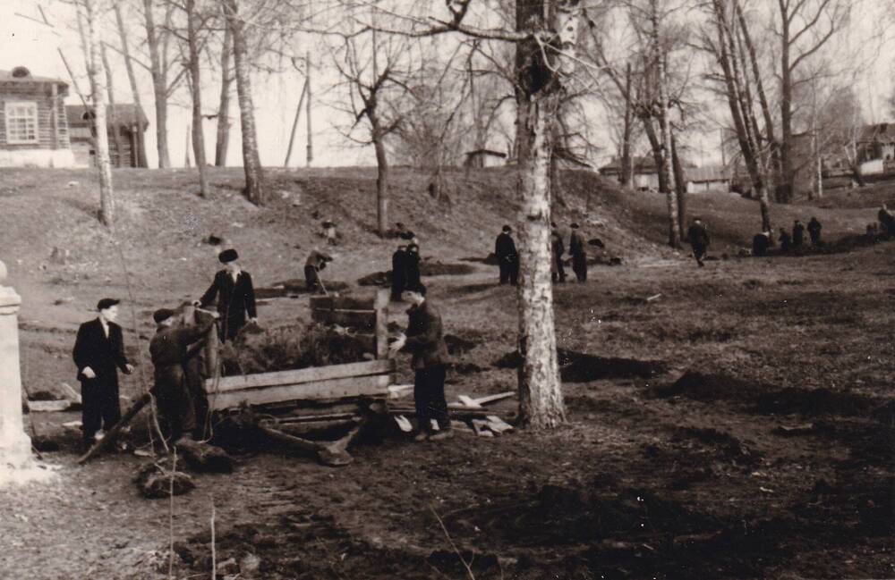 Фотография. Благоустройство заводского парка