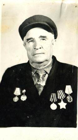 Фотопортрет. Хохлачев Герман Прокофьевич, старший сержант. Снимок черно-белый.