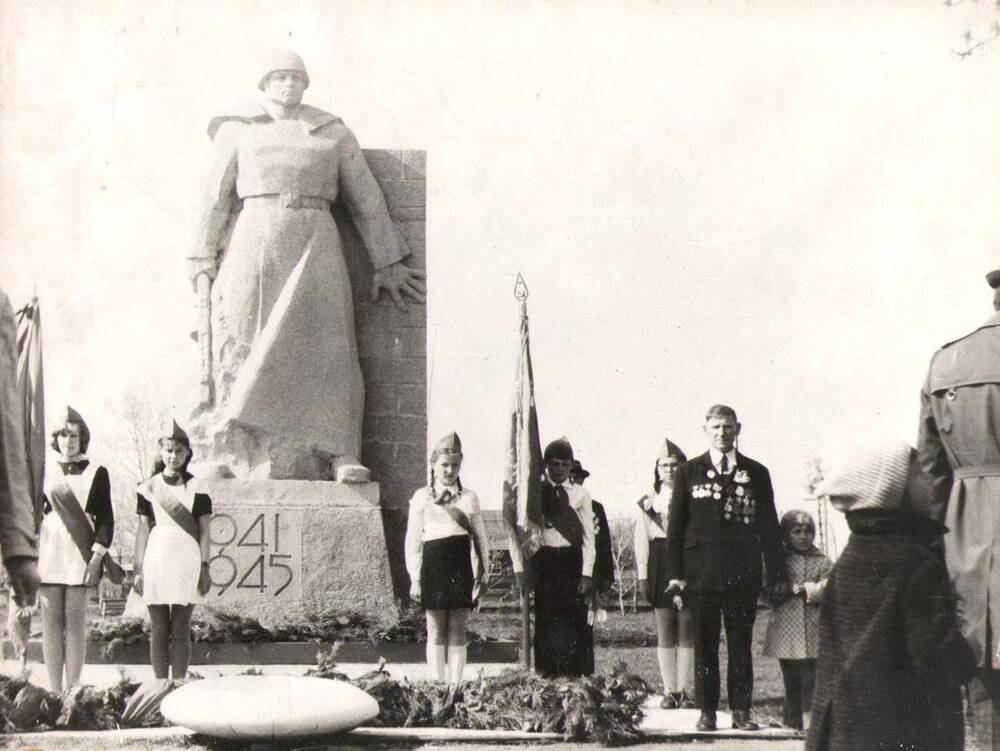 Фотография 9 мая 1980г. в с. Сафакулево