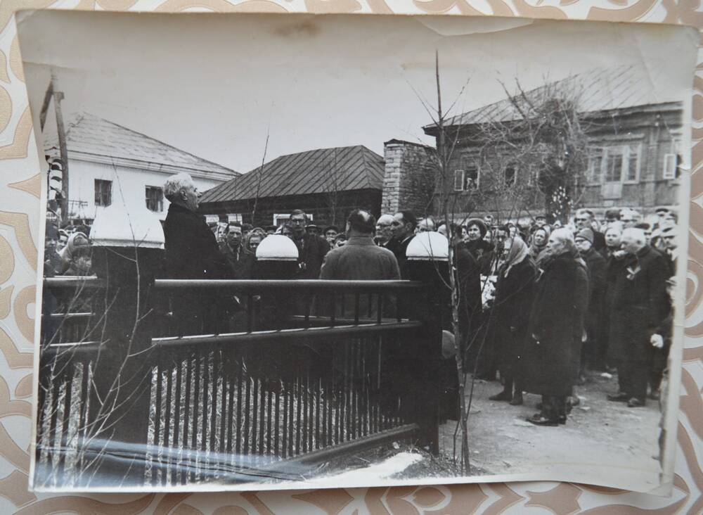 Фото. Митинг в честь 50-летия Октября. 1967 год. г.Миньяр