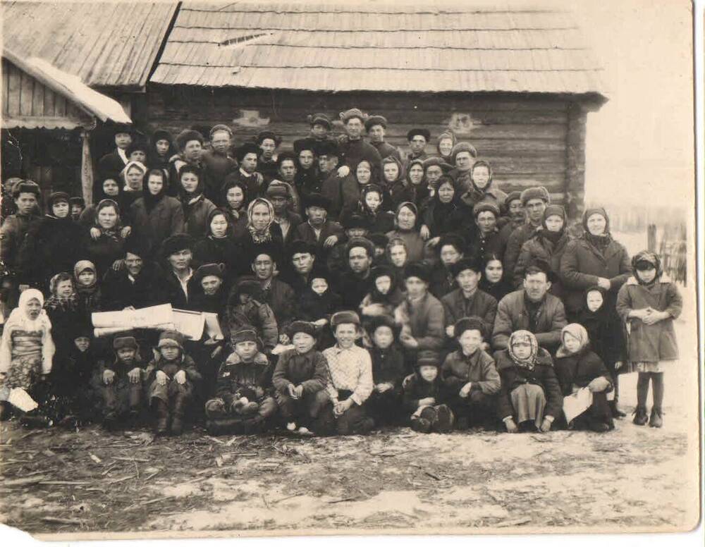 Фотография. Собрание колхозников. колхоз «Путь Ленина».  с.Усть-Ниман 1953 г.