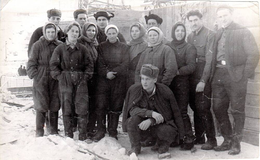 Фотопортрет групповой. На строительстве Красноярской ГЭС 1960-е г.