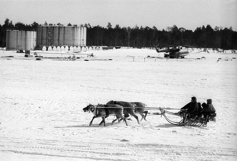 Фотография. На вертолетной площадке. Из серии Лики Севера